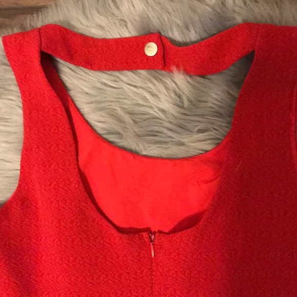 Red Dress - Picture 4 of 5